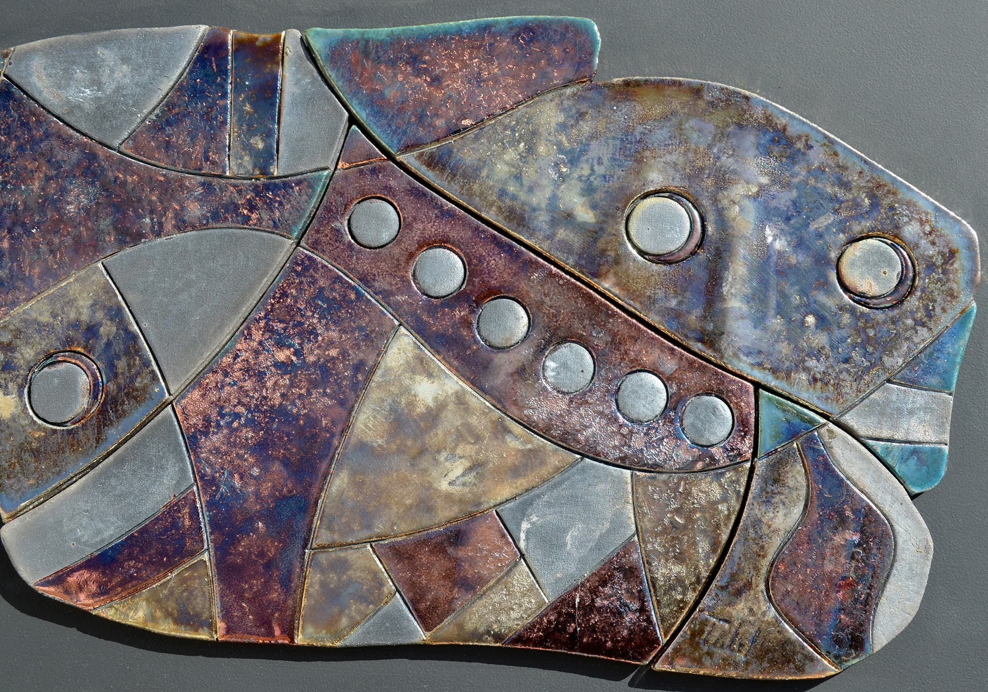 mural cerámica metamorfosis detalle