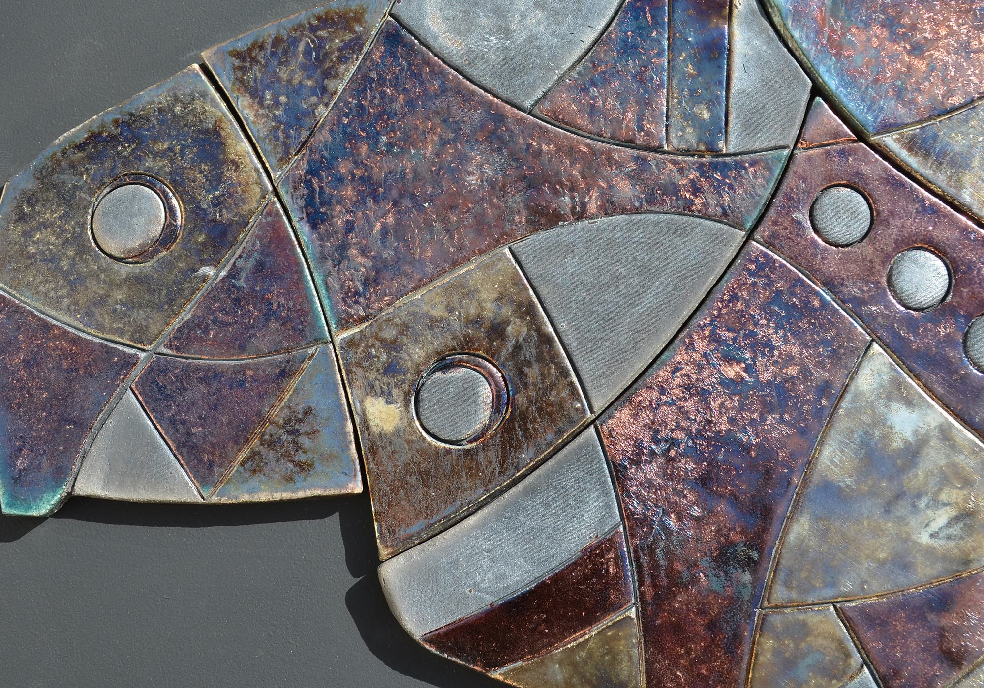 mural cerámica metamorfosis detalle